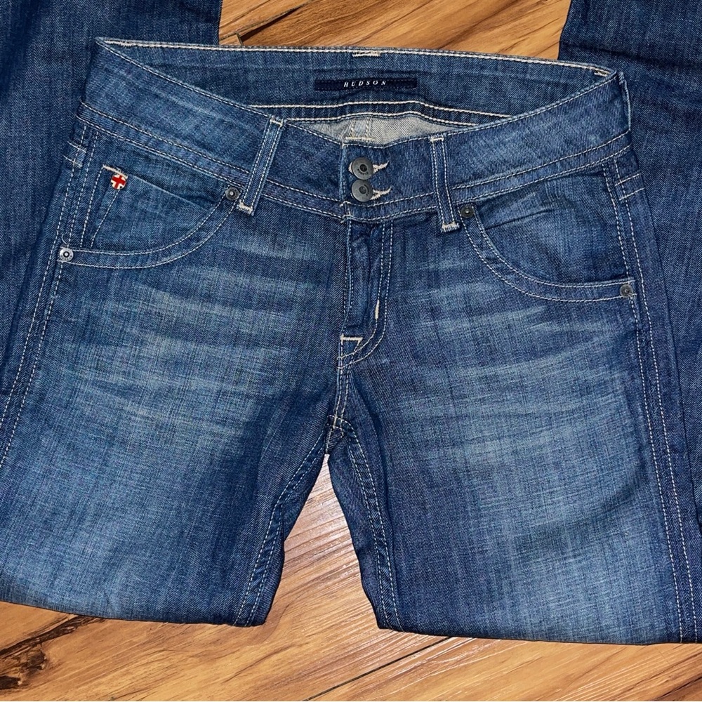 HUDSON JEANS Low Rise Flare - 28